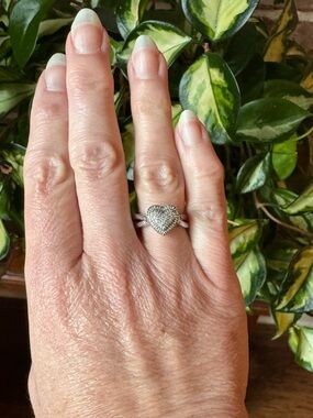 Sterling Silver Sweetheart Ring with Genuine Diamonds Size 7
